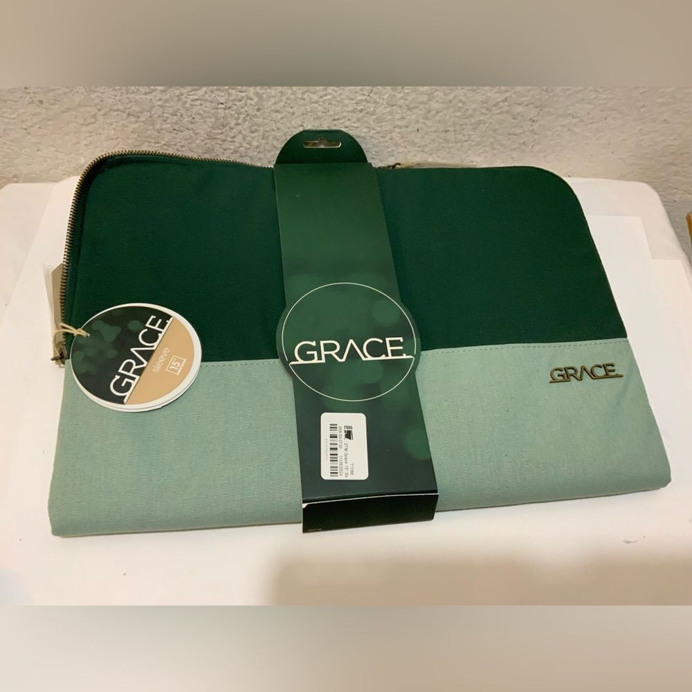 Grace Sleeve Pouch for 15 Inch Laptop Notebook- Green